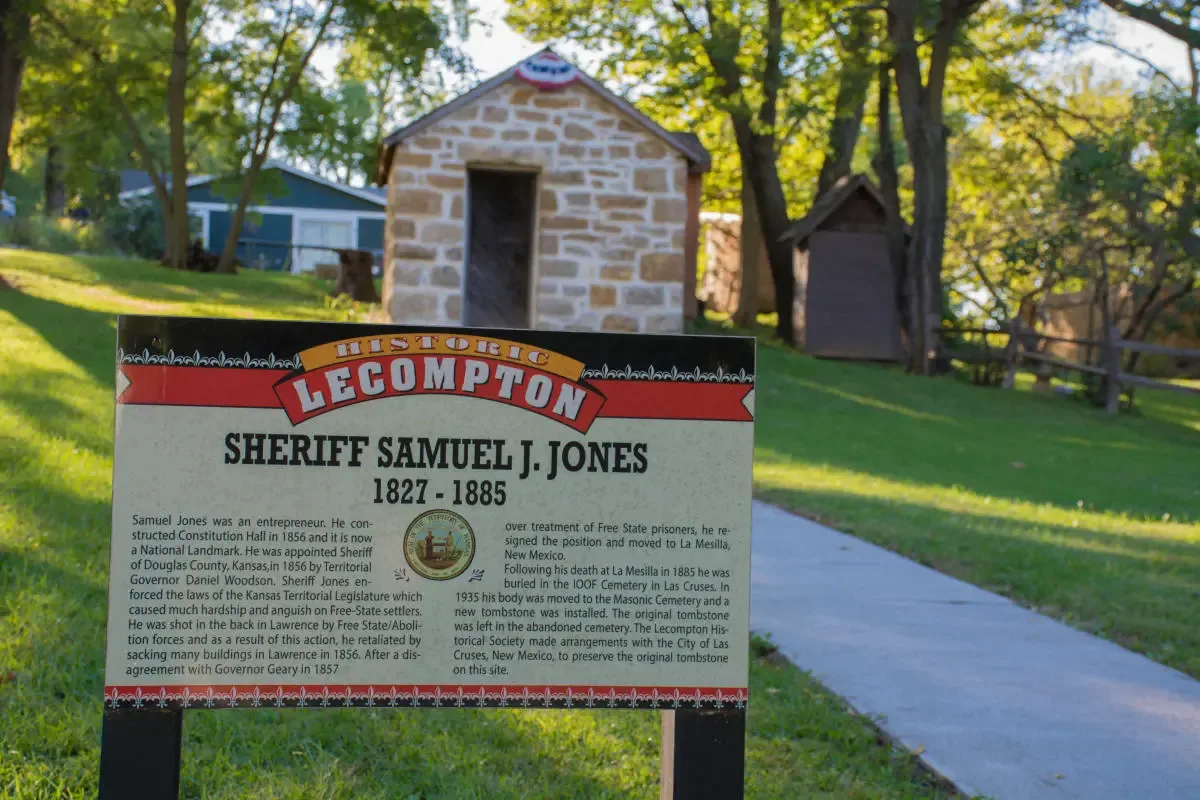 Lecompton, KS